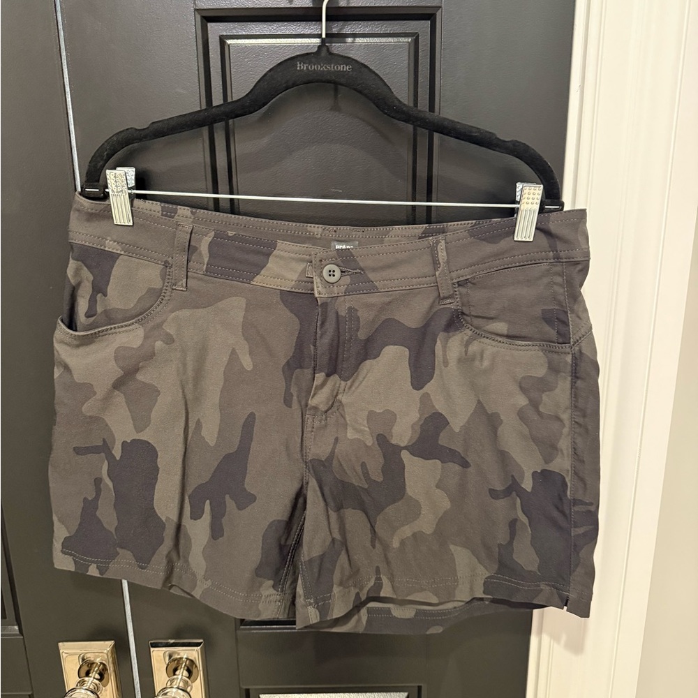 Prana Halle Short II in Charcoal Camo NWT